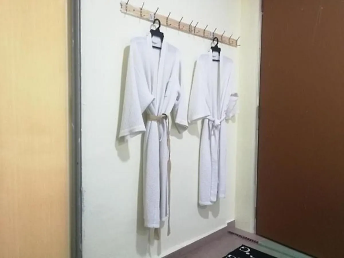 Oyo 90762 Fs Dimensi Hotel Malacca