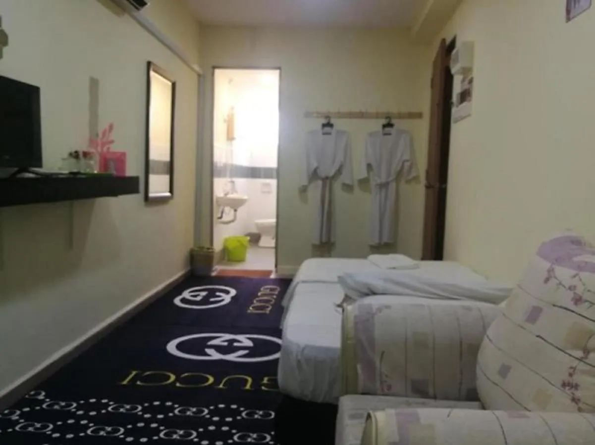 Oyo 90762 Fs Dimensi Hotel Malacca