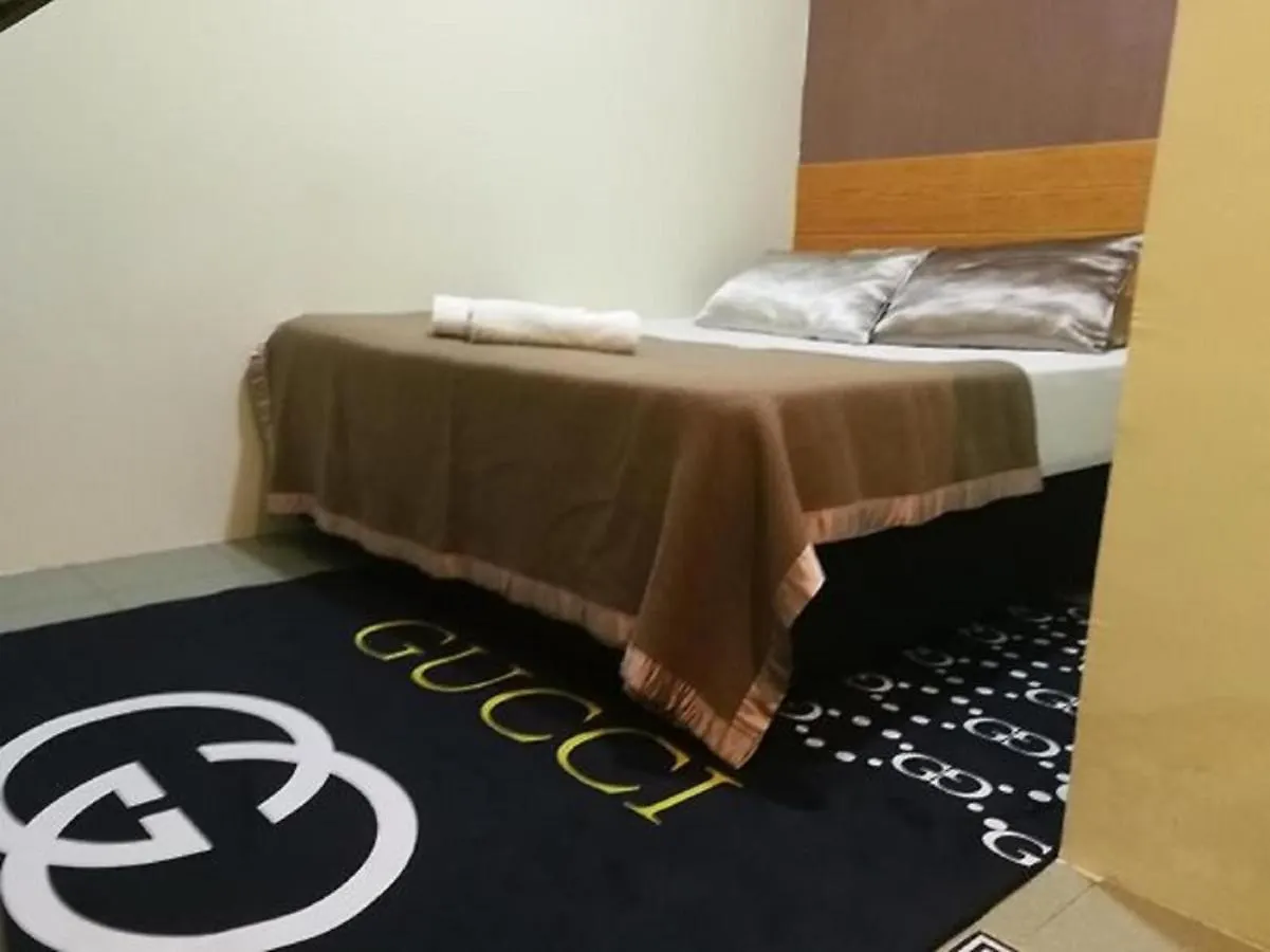 Oyo 90762 Fs Dimensi Hotel Malacca